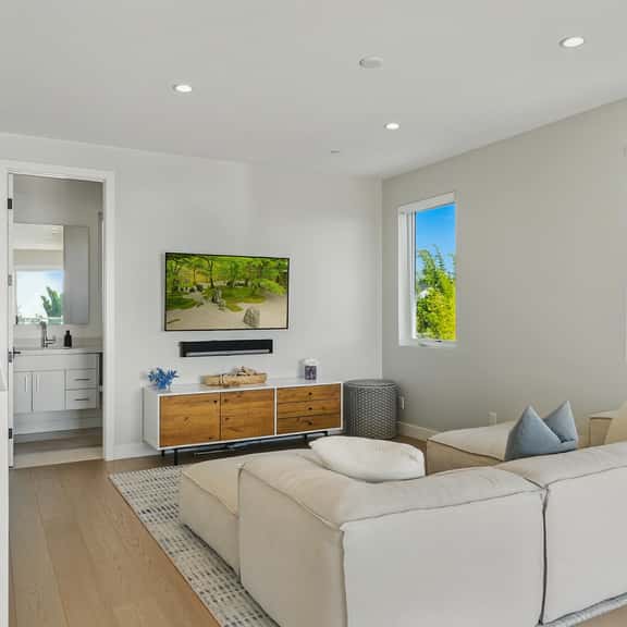 W1115 - Coastal Paradise - Image 1